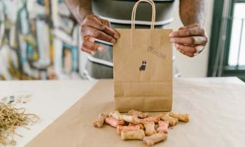 Animal food being sold in small quantities