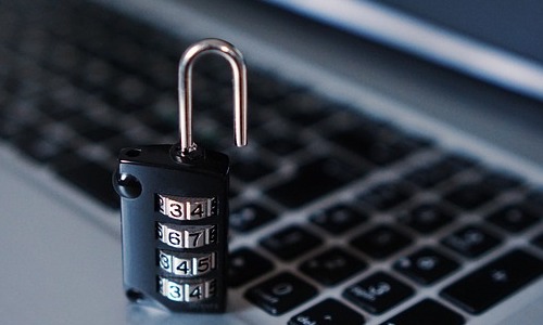 Computer with padlock - secure system